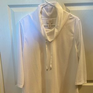 Chico’s Weekends.  Size: 2 color: White.  Length:  25”.